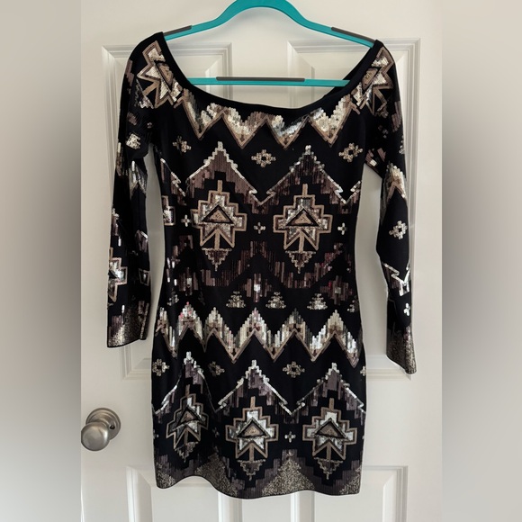 Express Dresses & Skirts - Express Black and White Bodycon Dress 3/4 Sleeve Scoop Neck